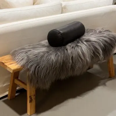 LONG WOOL ICELANDIC DYED SHEEPSKIN RUG
